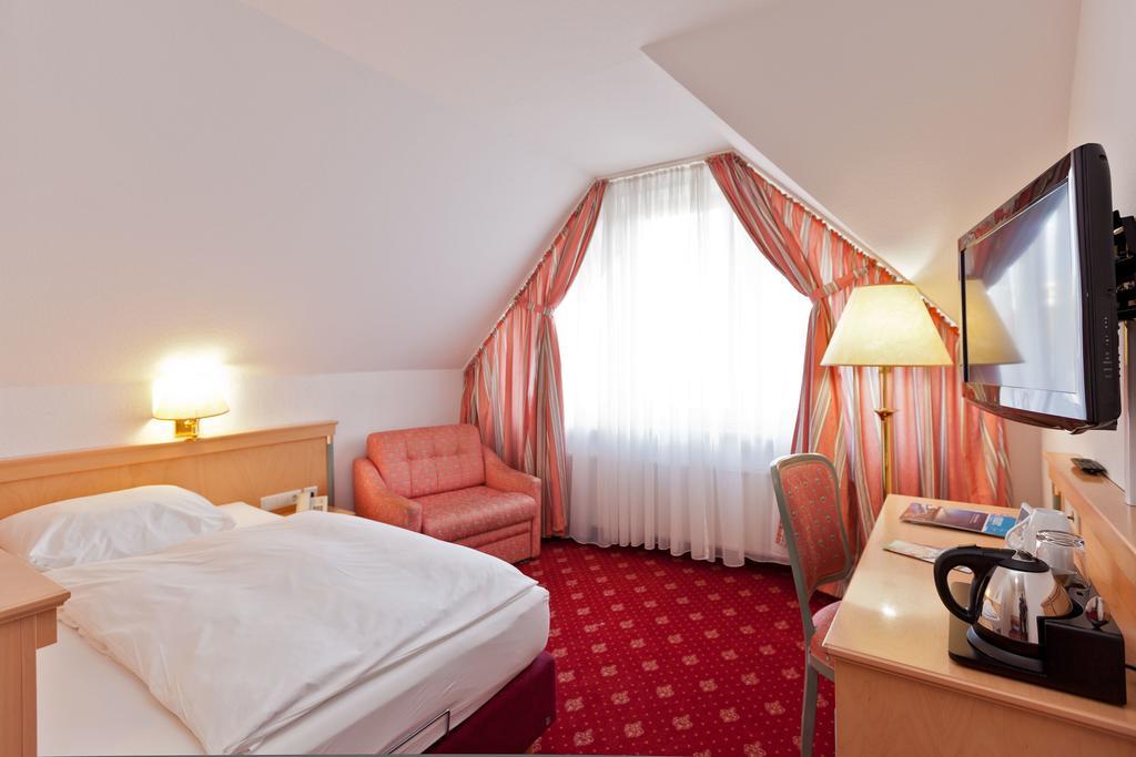 Hotel Fuer Dich Варен Номер фото